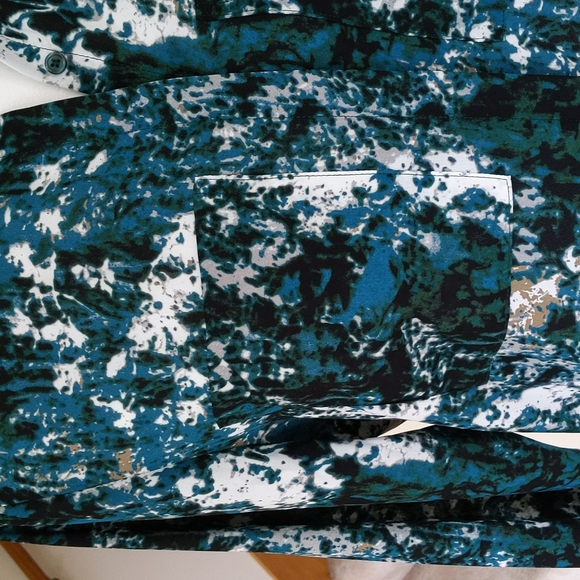 NEW Larry Levine Button Up Button Down High Low Blouse M Multicolored Scatter - Picture 3 of 16